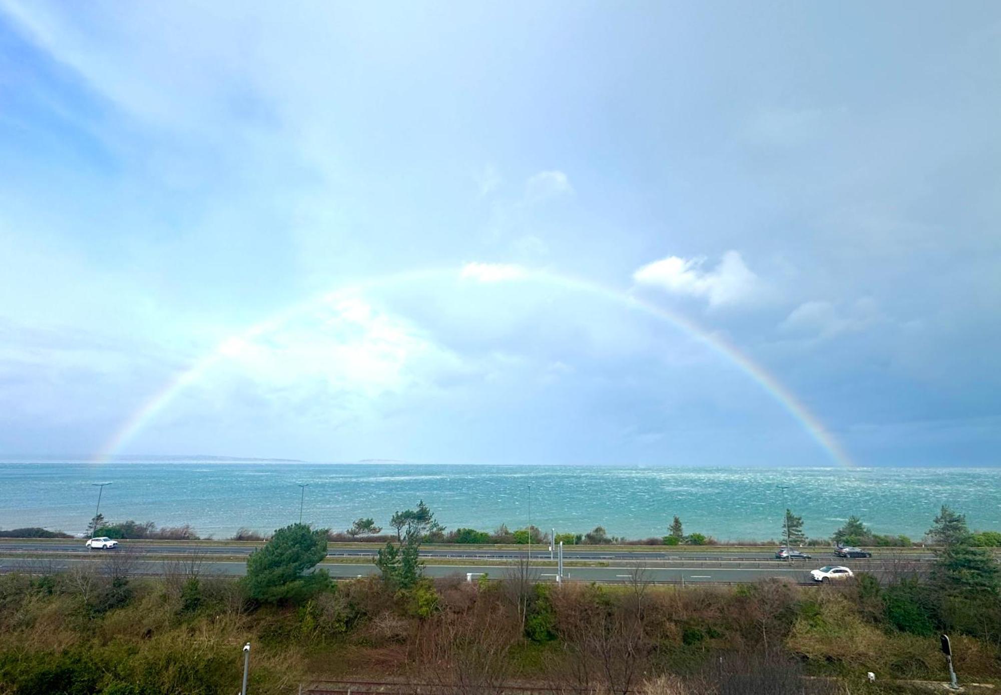 Lovely New 2 Bedroom Condo With Stunning Seaviews Penmaenmawr Exterior photo
